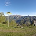 <b>A Sella Cavazza (1162 m) mi concedo qualche minuto di pausa: la prima salita impegnativa è ormai alle spalle.</b>