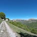 <b>All’inizio della radura del Rifugio Prabello (1201 m) la vista è libera di muoversi dall’alta Valle d’Intelvi alle Alpi Pennine.</b>