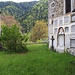 il cortile interno del complesso parrocchiale di Vanzone