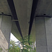 Sitterviadukt der A1, speziell an dieser Brücke ist, der Betonstreifen in der Mitte der Untersicht ist ein Fahrradweg 