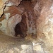 Bis zu dieser Höhle bin ich gegangen. Ich hab vermutet, Höhle 1, bin aber nicht sicher. Höhle 3 sollte auch begehbar sein. Habe aber keine weiteren begehbaren gesehen. Vielleicht ist dies also Höhle 3.