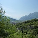 Im Abstieg nach St. Maria Laghel, Blick vom Klettergarten Muro dell`Asino zum Gardasee!