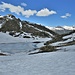 Il Lago della Cavegna è ancora ghiacciato.