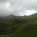 Mælifell und Sker (etwas in den Wolken versteckt). Die beiden Gipfel sind ebenfalls über Wege erreichbar, ein Bericht zur Besteigung des Sker folgt noch.