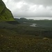 Rechts die Schwemmebene Mýrdalssandur, links der Bildmitte ist im Hintergrund ein Ausläufer des Auslassgletschers Kötlujökull zu erkennen.