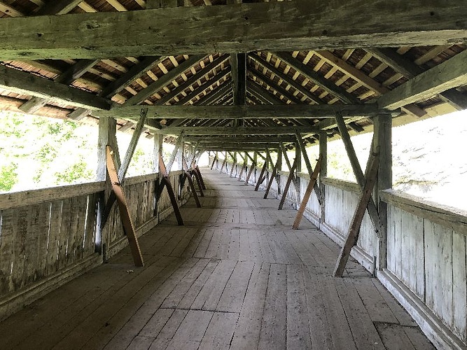 Schöne Holzbrücke. - Fotos [hikr.org]