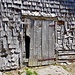  .... Detail der verwitterten Fassade ....