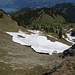 am grossem (abgerutschtem) Schneefeld vorbei folgen wir dem Nordgrat bis ca. 1847 m