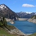 Lago di Luzzone (1606m) mit tiefem Wasserstand. Der 3,1km lange Stausee hat bei Höchstand eine Fläche von 1,27km².