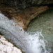 kleine Wasserfälle am Wegesrand