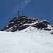 Blick vom Skidepot zum Gipfelkreuz des Fluchthorns