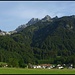 von Beginn an steht die Gehrenspitze vor der Nase, gerade so wie die Karotte vor dem Muli