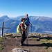 Auf dem Messhaldenspitz, im Hintergrund Calanda und Pizol