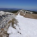 Mur de pierres sèches au sommet du Mont Tendre