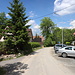In Krummhübel-Wolfshau (poln. Karpacz-Wilcza Poręba) - An diesem Abzweig wechseln wir auf den Weg in Richtung der Hütte "Nad Łomniczką". Rechts ist der Wegweiser zu erahnen.