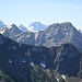 Blick nach SSW: Hinter dem Bös Fulen guckt noch ein Gipfel hervor (Oberalpstock?)