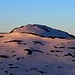 Die ersten Sonnenstrahlen beleuchteten den Pizzo Marumo (2780,1m).<br /><br />Diesen Berg bestieg ich zirka drei Wochen zuvor mit Schneeschuhen, und das im Mai im sonnigen Tessin: [http://www.hikr.org/tour/post143511.html]
