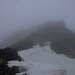 Leider war der Grataufstieg stets in dichtem Nebel. Hier würde der Gipfel direkt vor mir stehen - doch die letzten 50 Höhenmeter zum 3168,4m hohen Piz Vial sind nur zu erahnen.