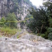 Der Weg nach Pozzo oder - am Ende des Felsens - direkt nach Pian Pönn hinunter
