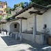 Se si chiama “Via Alle Fontane” ci sarà un motivo…. Arrivati a Cabbio si viene infatti accolti da questo bel gruppo di fontane e da un lavatoio realizzati in pietra naturale (acqua non potabile però).