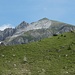 Blick vom See hinauf zur Zehnerkarspitze