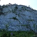 Eine beeindruckende Felsmauer: der Kreuzgipfel des Zwieselschrofens