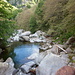 Sul primo ponte che attraversa il torrente Loana.