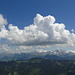 Quellwolken über dem Alpstein (links) und den Schwyzer und Glarner Voralpen (rechts)