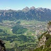 Blick nach Reutte und zu den Tannheimer Bergen in der Überschreitung zum Zunterkopf