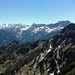 Wunderbare Ammergauer Alpen, ganz im Hintergrund die Zugspitze; im Vordergrund der Aufstiegsgrat