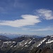 Im SW erheben sich die Dolomiten über den Deferegger Alpen die Dolomiten.