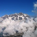 In vetta, come per incanto, appare il vicinissimo Monte Rosa.