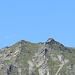 Piz de l' Ardion (zoom) e verso destra la cresta che scende in Mesolcina verso Soazza