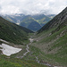 Die Alp Chäller liegt zuvorderst im Merezebachtal