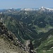 Toller Tiefblick vom Gipfeldach ins Kleinwalsertal nach Mittelberg-Bödmen