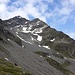 Rückblick vom Salzkopf zu den beiden Gipfeln der Fleischbachspitze. Unter dem obersten Aufschwung des NO-Gipfels erkennt man links vom Grat unser Schneefeld.