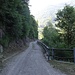 Vorerst geht es eine rechte Weile auf dieser Strasse ins Val Morobbia hinein.