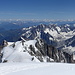 Mont Blanc - Ausblick u. a. zu Mont Blanc du Tacul, Mont Maudit und Aiguille du Midi. Diese allesamt beeindruckenden Gipfel wirken von hier aus fast ein bisschen zu klein.