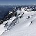Im Aufstieg zum Mont Blanc (via Bosses-Grat) - Seitenblick, u. a. nach Chamonix und zur Aiguille du Midi.