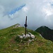 Widderfeld (2075 m),<br />Das Gipfelkreuz, vorne sichtbar befindet sich auf 2073 m