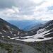 Zurück am Augstbordpass (2892 m),<br />Blick auf den Abstiegsweg durchs Augstbord ins Mattertal