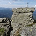 Gipfelfelsen und Gipfelkreuz am Zwölferköpfl
