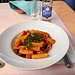 <b>Tortiglioni alla puttanesca (salsa di pomodoro, acciughe, capperi, olive).</b>