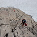 Im Abstieg von der Steinerscharte - Auf der Ostseite geht's nun über den Klettersteig hinunter auf den Hallstätter Gletscher.