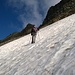 Risalendo residui nevai verso la cima (Foto Jkuks)
