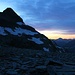 20 Minuten vor Sonnenaufgang erreichte ich nach einem Versteigen unter den Felsen bei 2800m endlich die Läntalücke (2979m). Hier beginnt der 1½km lange Westgrat vom Güferhorn. Der Gipfel ist von der Lücke micht zu sehen, sondern nur der grosse Grataufschwung P.3332m.