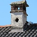 Camino dell'edificio del chiostro superiore.