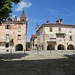 Via Vittorio Emanuele II, a dire il vero più una piazza che una via, su cui si affacciano il castello, il comune e la chiesa.