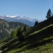 Im Anstieg zum Passo Forame an der Ruinen der gleichnamigen Alm mit Blick auf die Bernina.