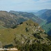 Gross Storchen (2078m): Gipfelaussicht vom Gipfel über den Salistock (1896,3m) ins untere Engelbergertal bis Stans und bis zur Rigi.